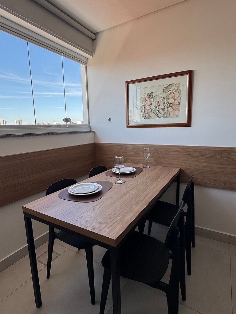 Conforto, praticidade e vista incrível – perto do centro de