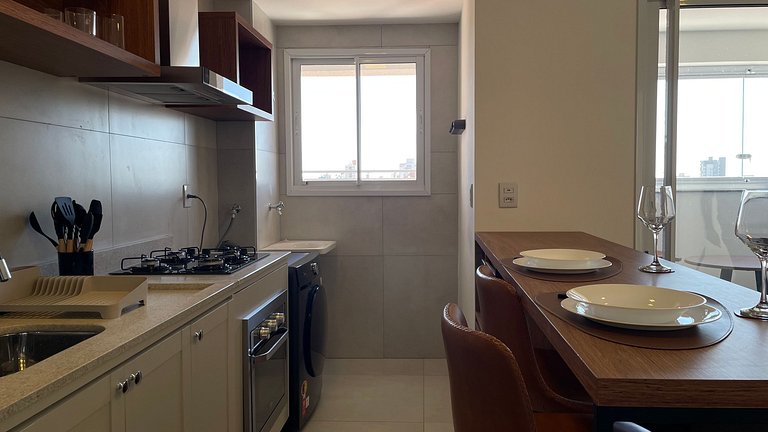 Apto com sacada gourmet e piscina em Bauru