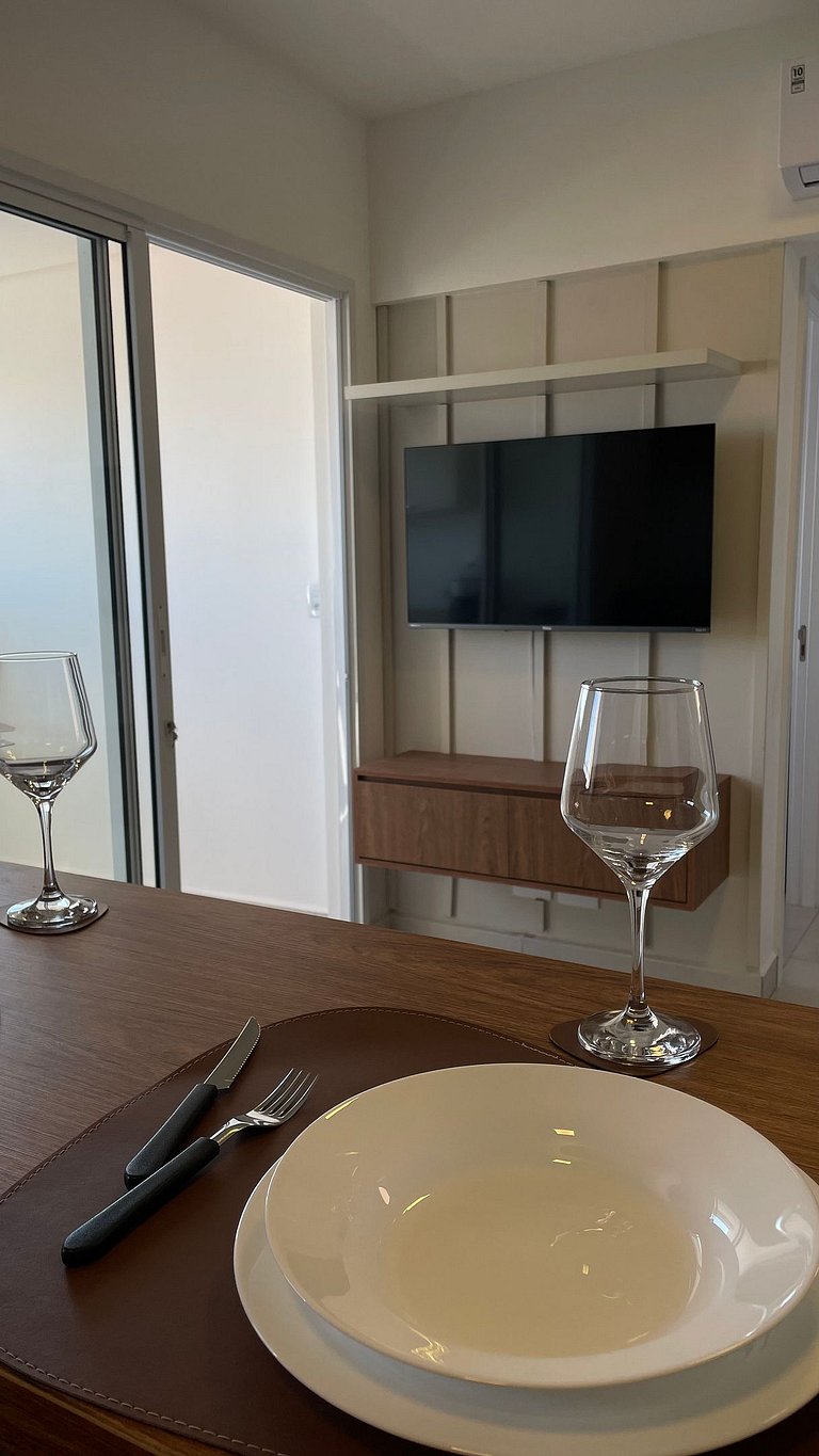 Apto com sacada gourmet e piscina em Bauru