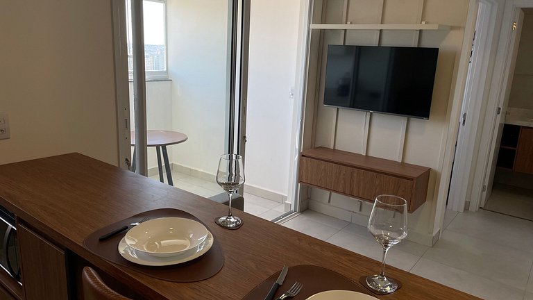 Apto com sacada gourmet e piscina em Bauru