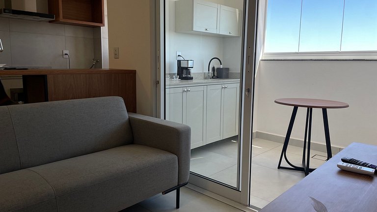 Apto com sacada gourmet e piscina em Bauru