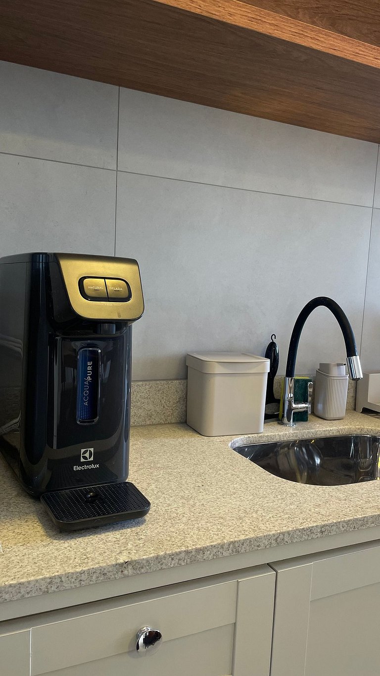 Apto com sacada gourmet e piscina em Bauru