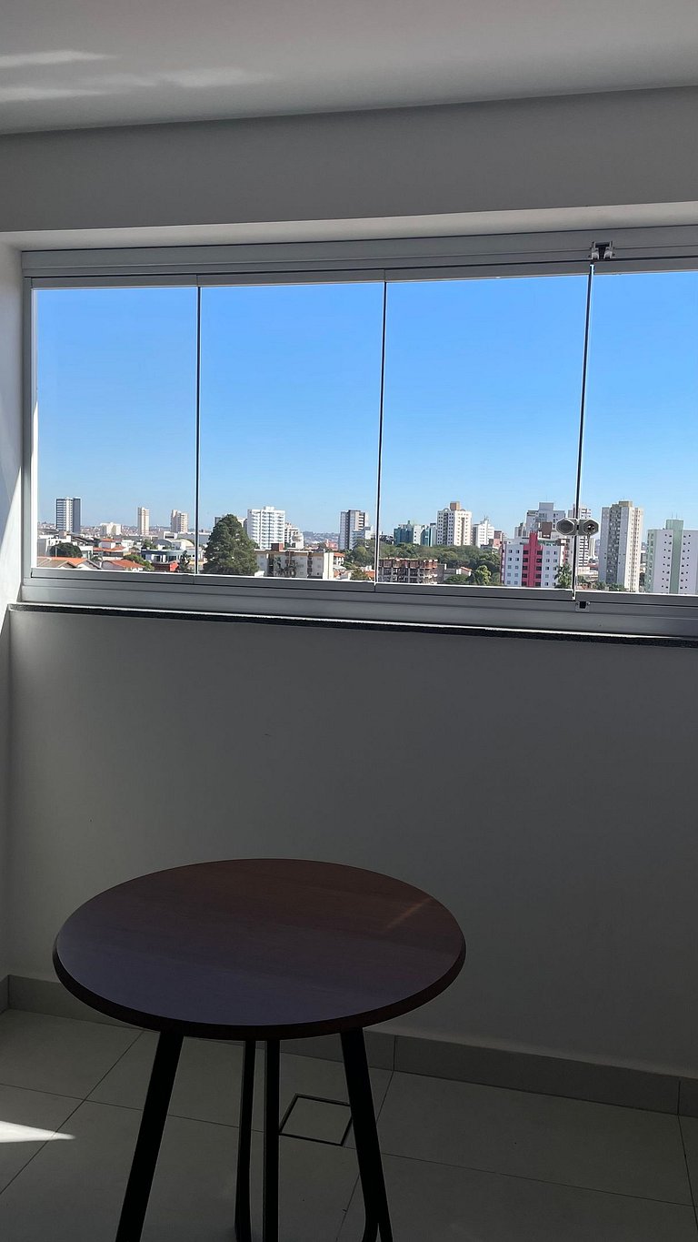 Apto com sacada gourmet e piscina em Bauru