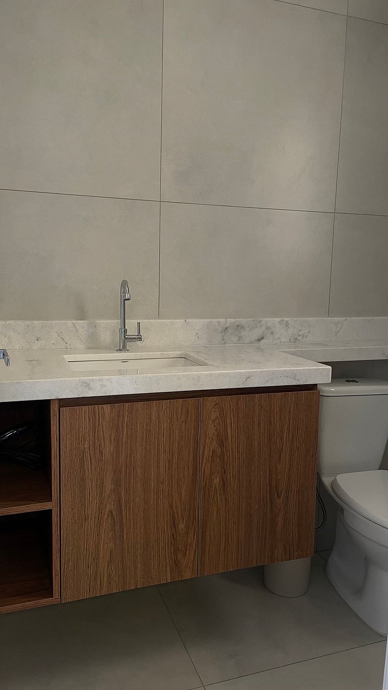Apto com sacada gourmet e piscina – perto do centro de Bauru