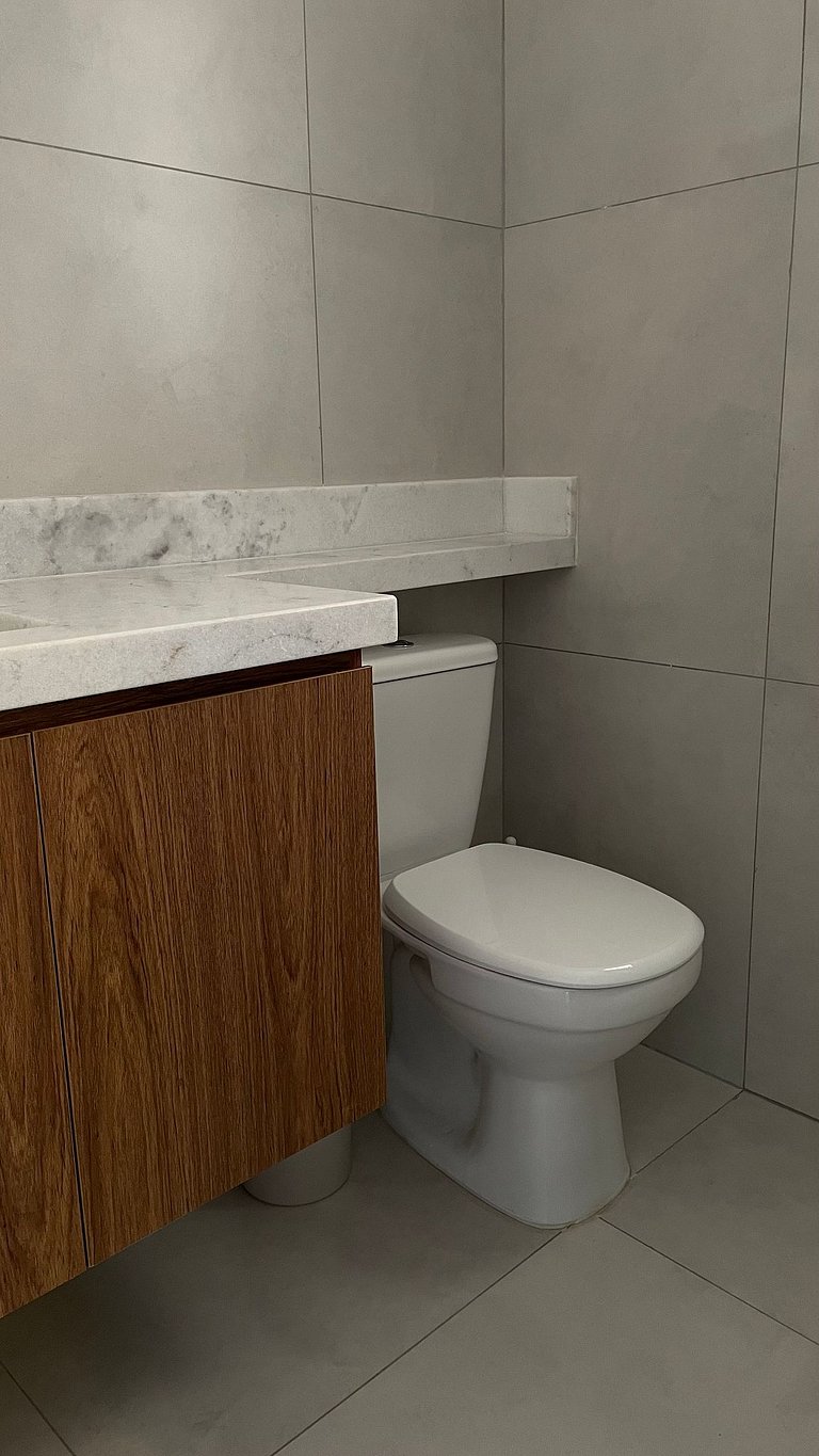 Apto com sacada gourmet e piscina em Bauru