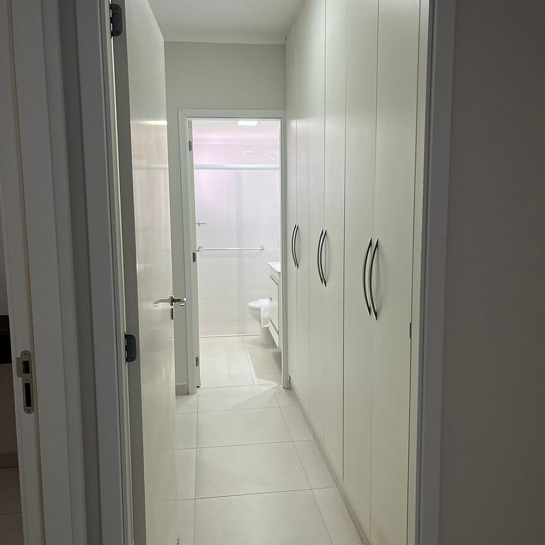Apto com sacada e lazer completo em Bauru