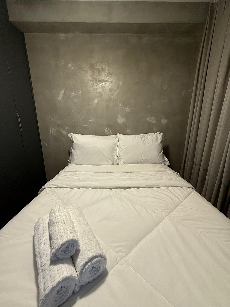 Studio com Vista e Piscina perto da Faria Lima