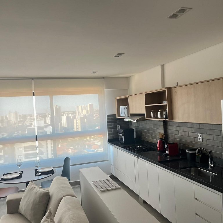 Apartamento amplo com vista panorâmica nos Altos da Cidade e