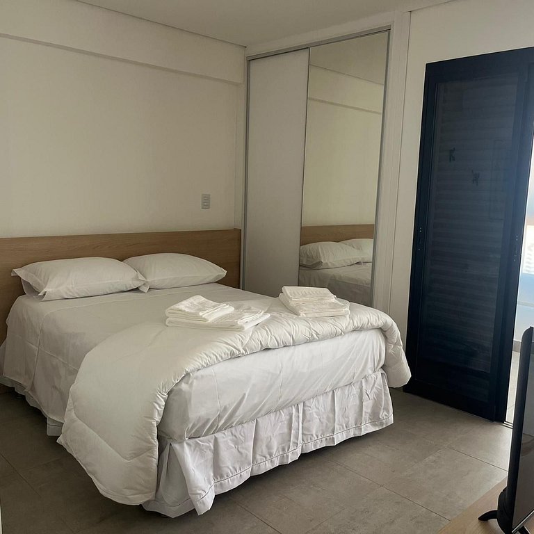 Apartamento amplo com vista panorâmica nos Altos da Cidade e