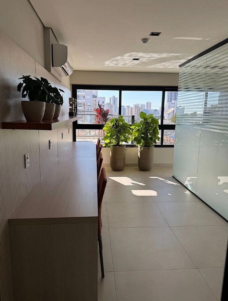Apartamento amplo com vista panorâmica nos Altos da Cidade e