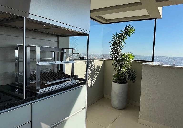 Apartamento amplo com vista panorâmica nos Altos da Cidade e