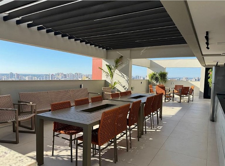 Apartamento amplo com vista panorâmica nos Altos da Cidade e