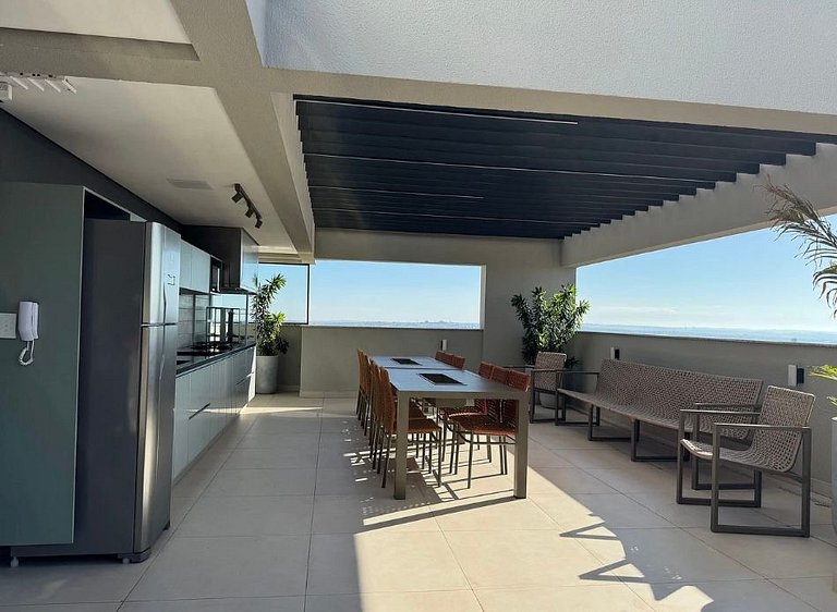 Apartamento amplo com vista panorâmica nos Altos da Cidade e