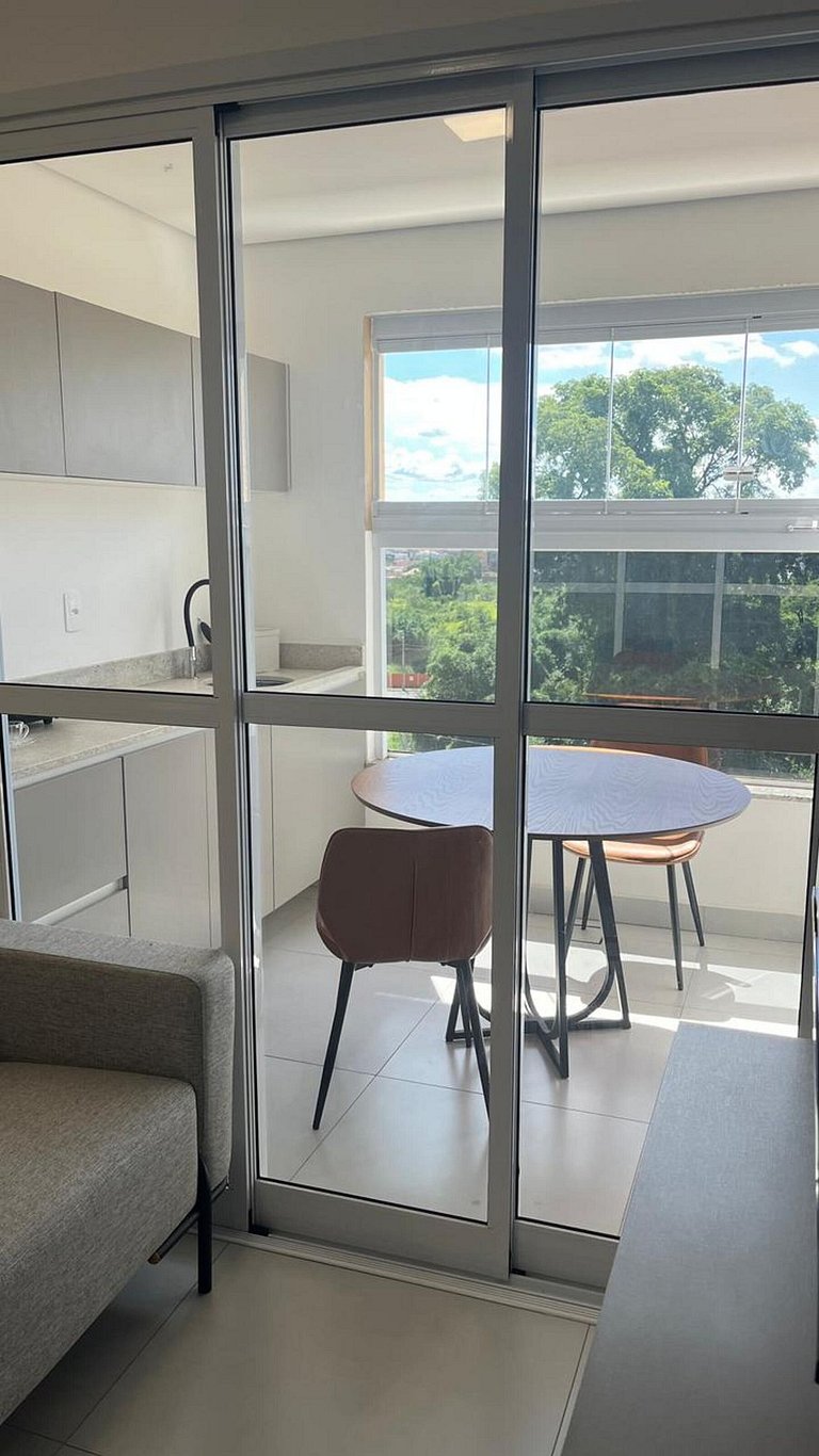 Apto com Sacada e Piscina na Vila Aviação Bauru