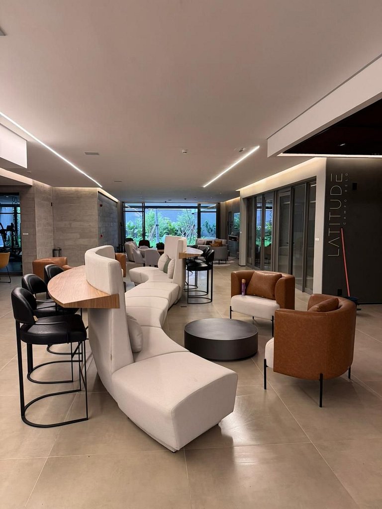 Studio terreo com varanda no Campo Belo