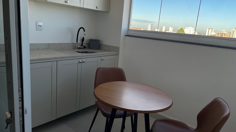 Apto com sacada gourmet e piscina – perto do centro de Bauru