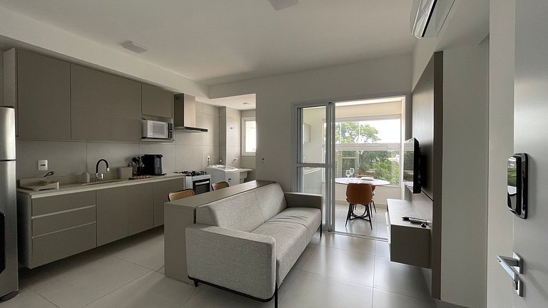 Apartment with Balcony and Pool in Bauru