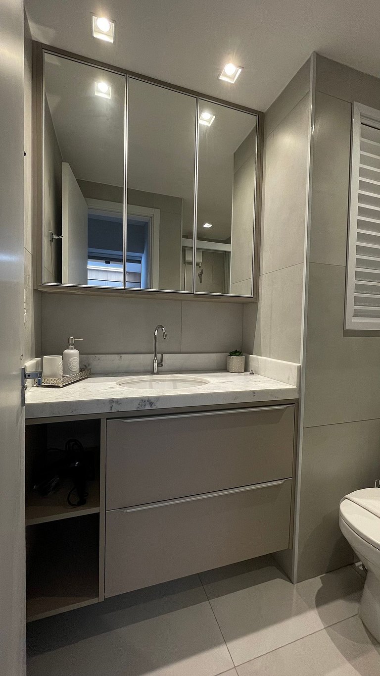 Apartamento com churrasqueira e piscina em Bauru