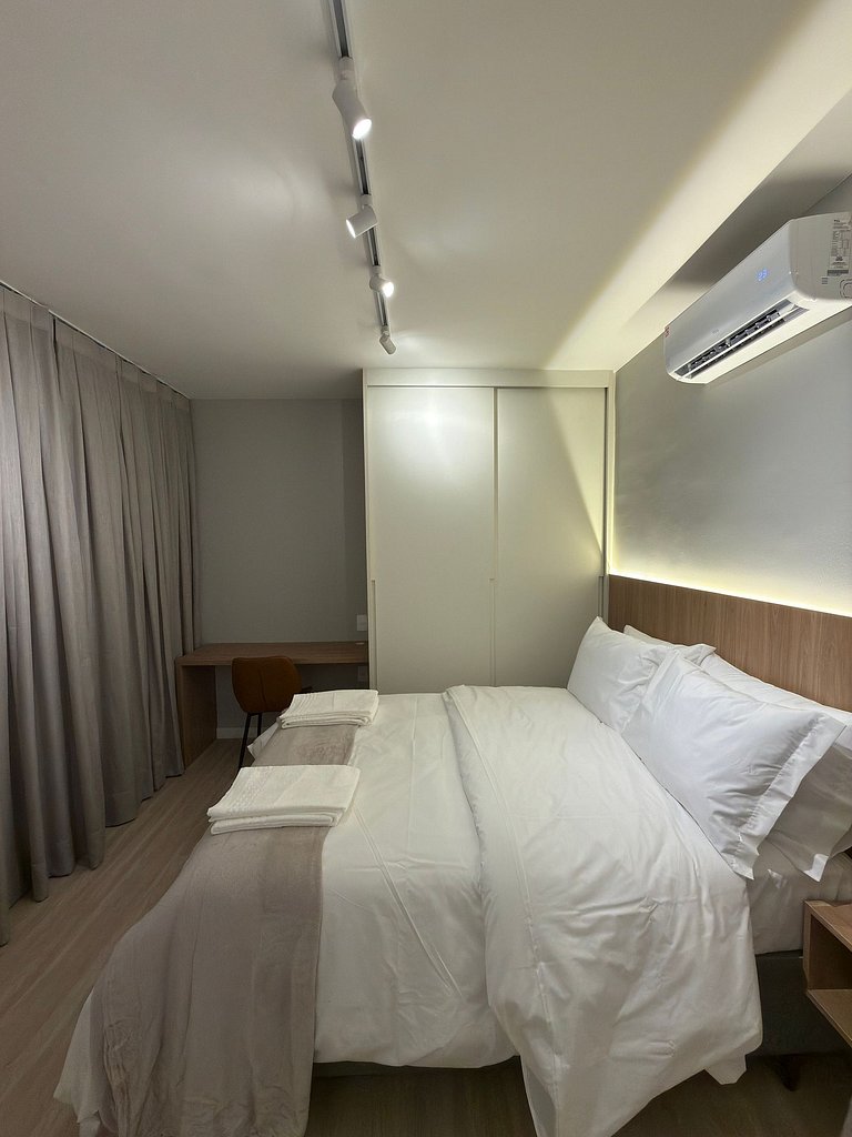 Apto Completo Prox ao Parque Villa Lobos