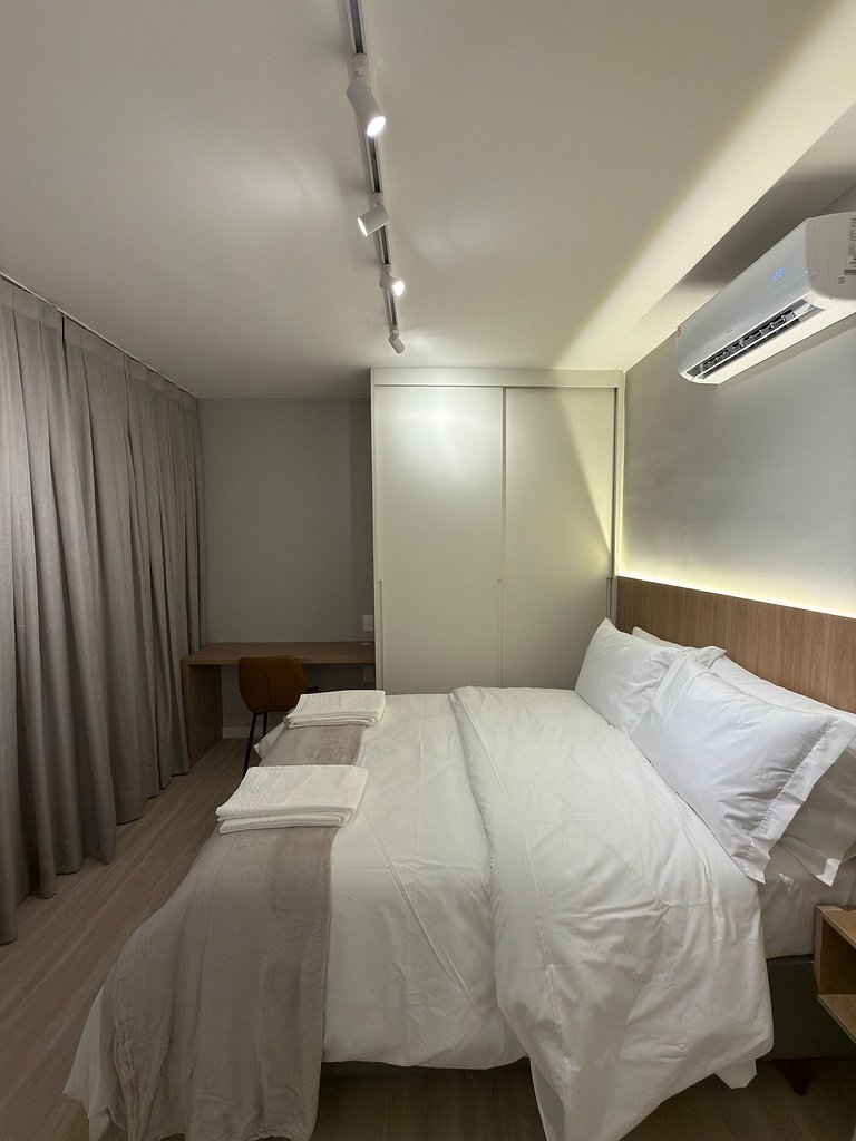 Apto Completo Prox ao Parque Villa Lobos