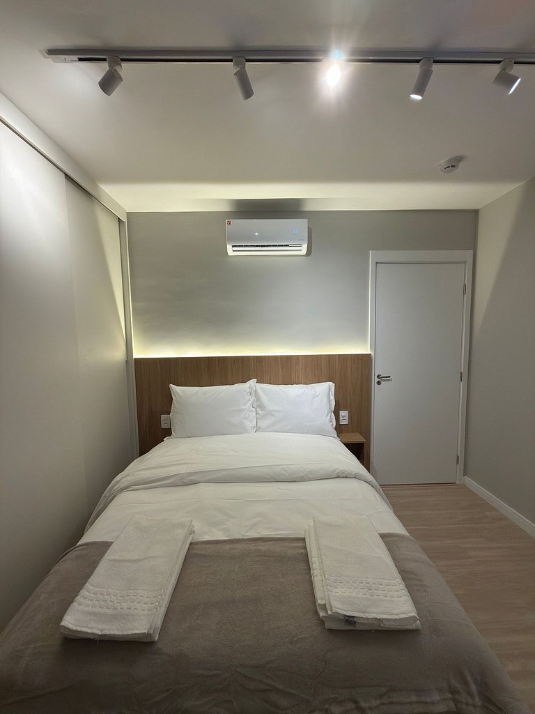 Apto Completo Prox ao Parque Villa Lobos