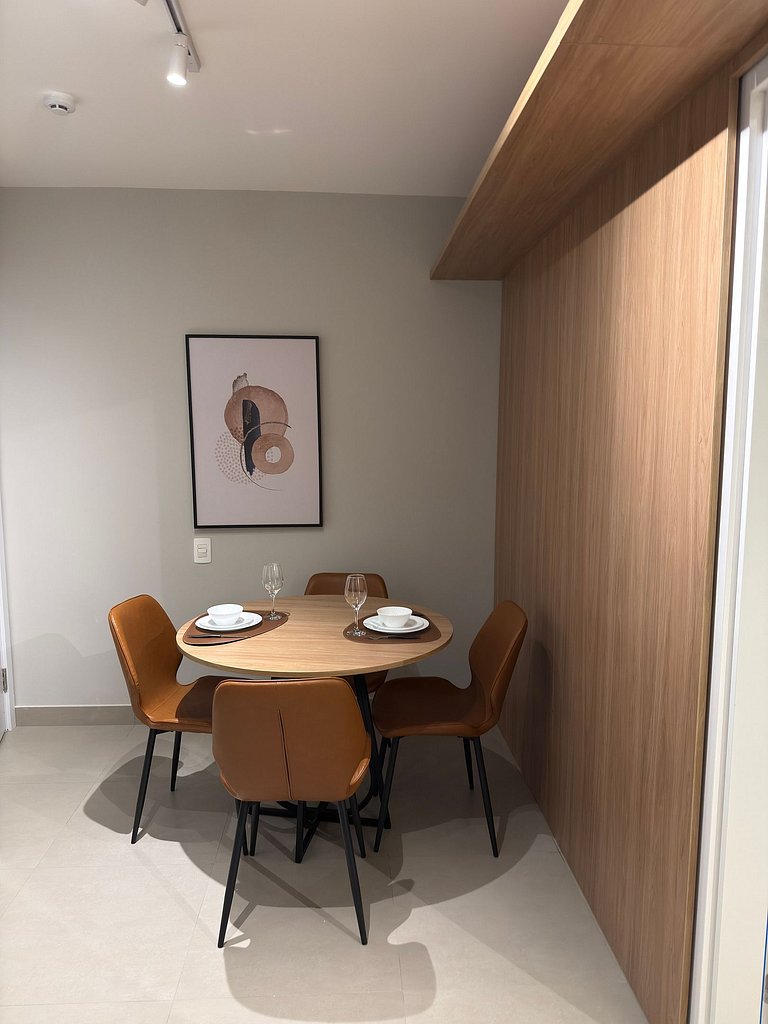 Apto Completo Prox ao Parque Villa Lobos