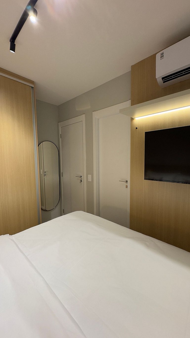 2BR Apartment with Balcony and View near Paulista