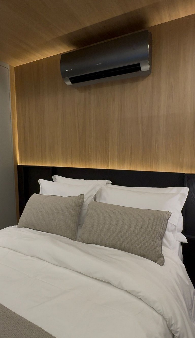 Studio moderno em frente ao metrô Vila Madalena