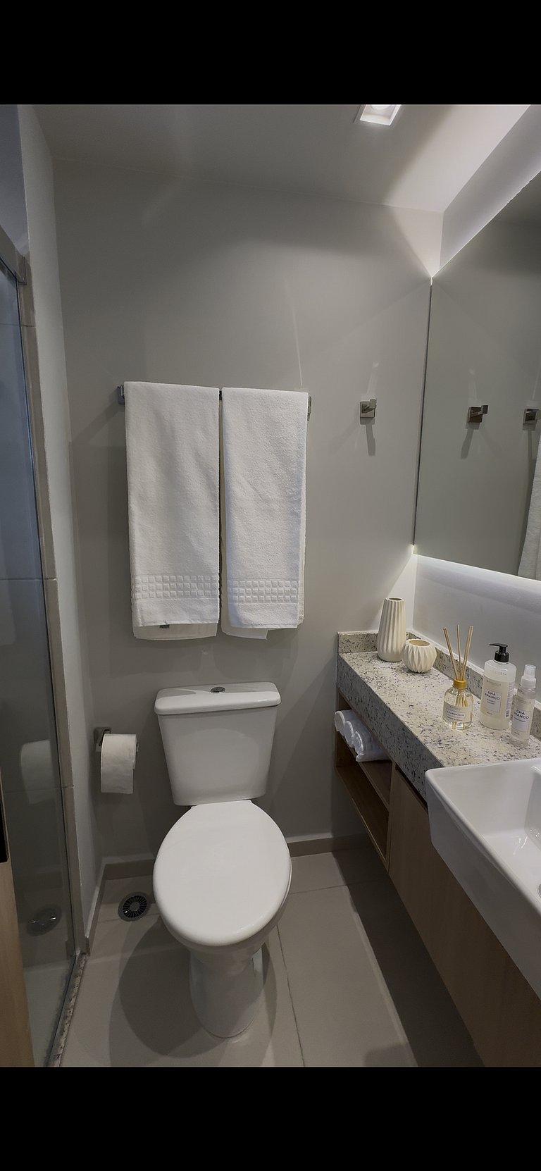 Studio moderno em frente ao metrô Vila Madalena