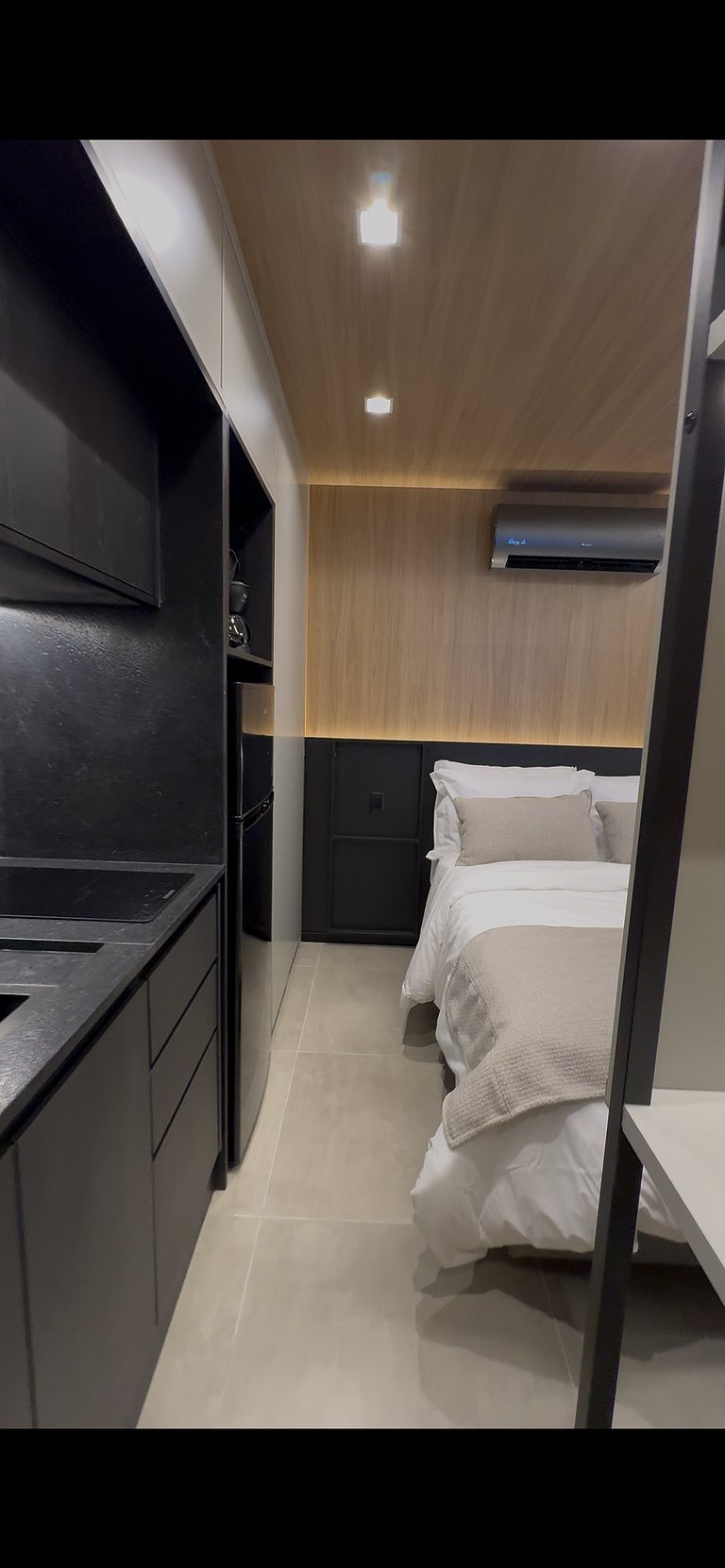 Studio moderno em frente ao metrô Vila Madalena
