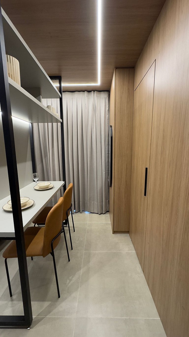 Studio moderno em frente ao metrô Vila Madalena