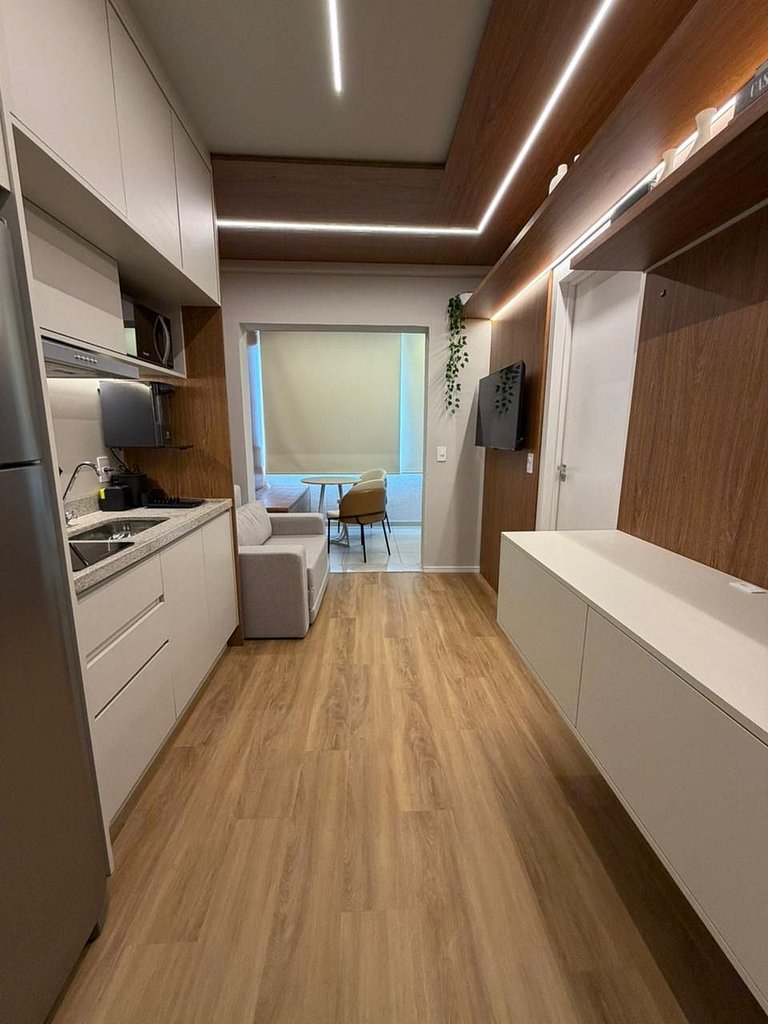 Studio no Paraíso com Sacada e Vista da Cidade