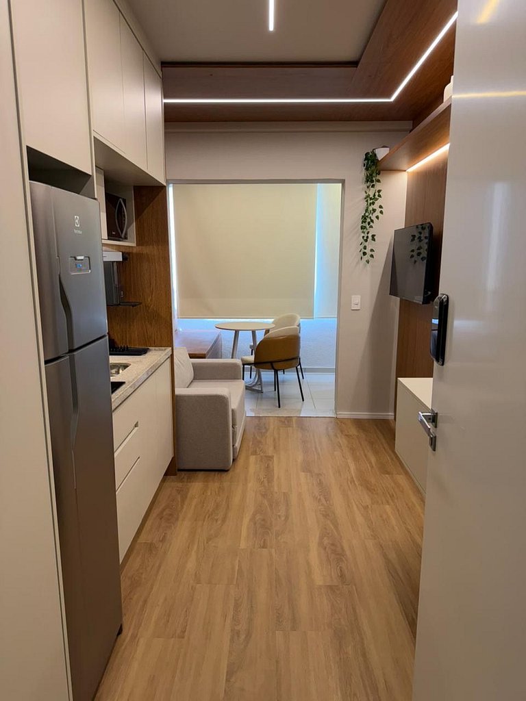 Studio no Paraíso com Sacada e Vista da Cidade