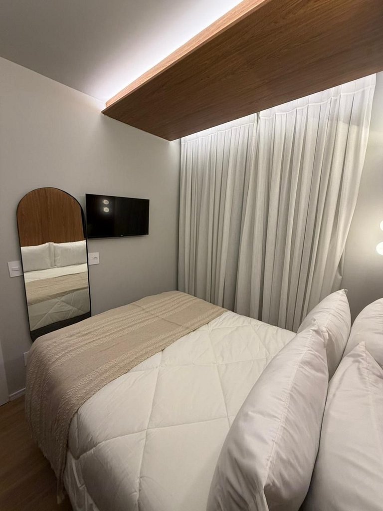 Studio no Paraíso com Sacada e Vista da Cidade