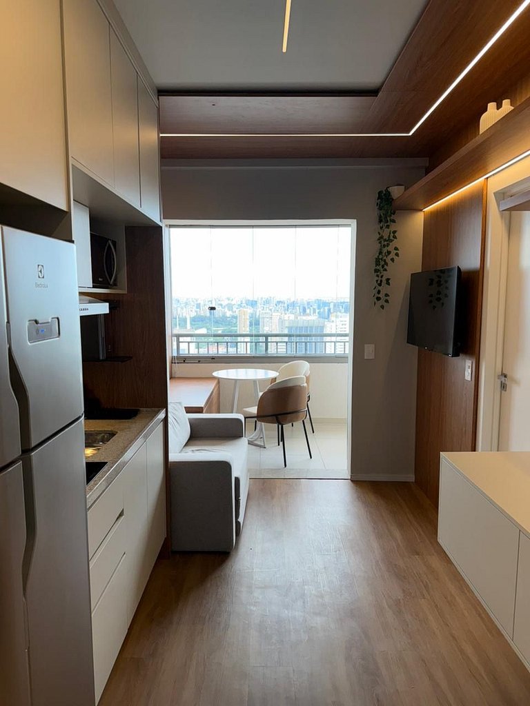 Studio no Paraíso com Sacada e Vista da Cidade
