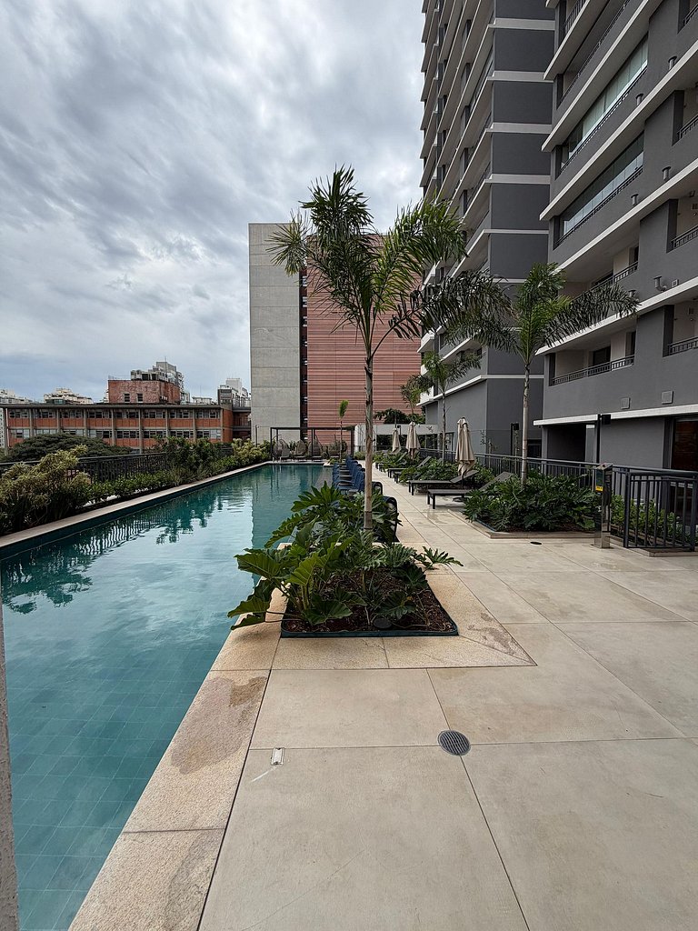 Studio no Paraíso com Sacada e Vista da Cidade
