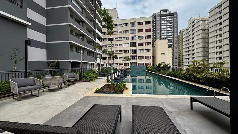 Studio no Paraíso com Sacada e Vista da Cidade