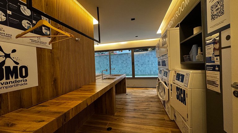 Studio moderno em frente ao metrô Vila Madalena