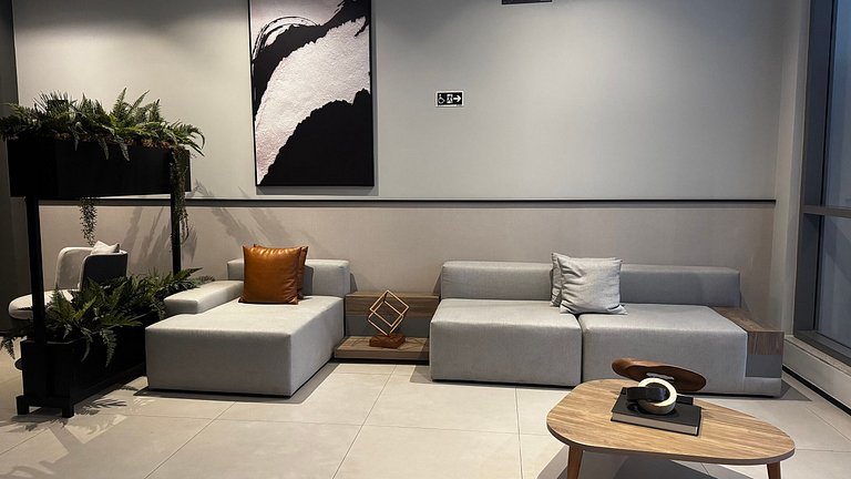 Studio moderno em frente ao metrô Vila Madalena
