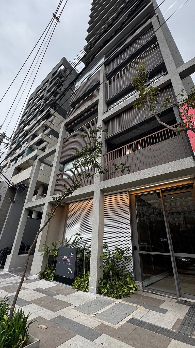 Studio moderno em frente ao metrô Vila Madalena