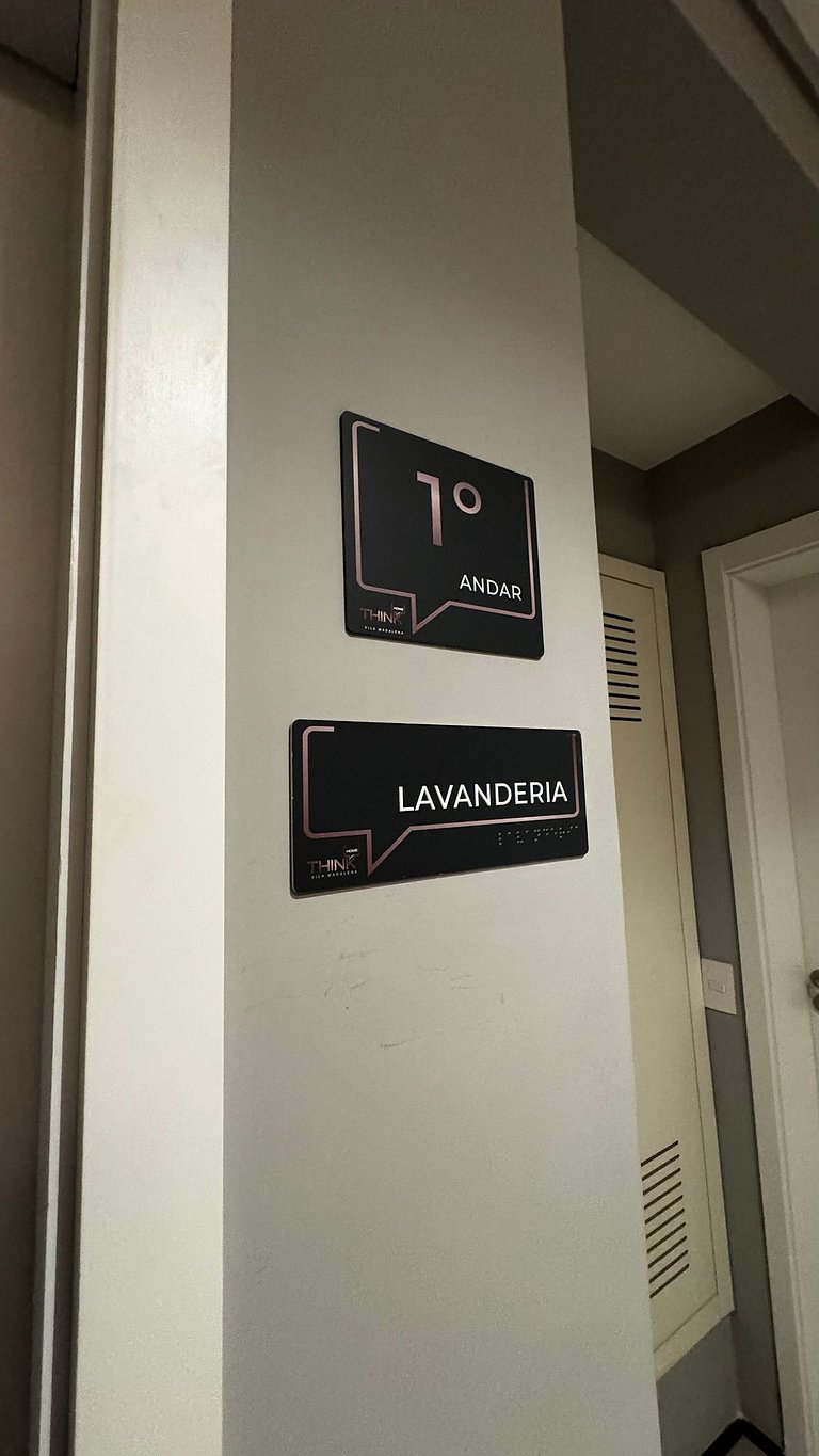 Studio moderno em frente ao metrô Vila Madalena